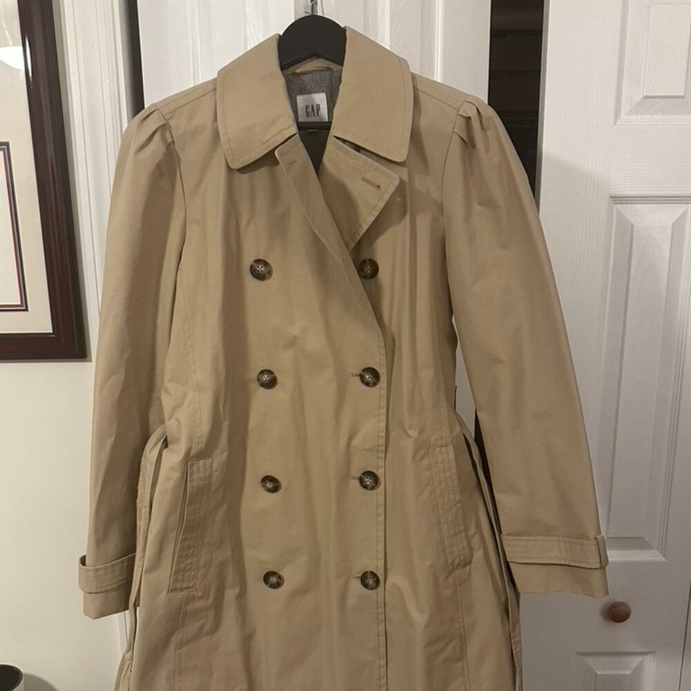 Gap Classic Khaki-colored Double-breasted Trench Coat with Belt